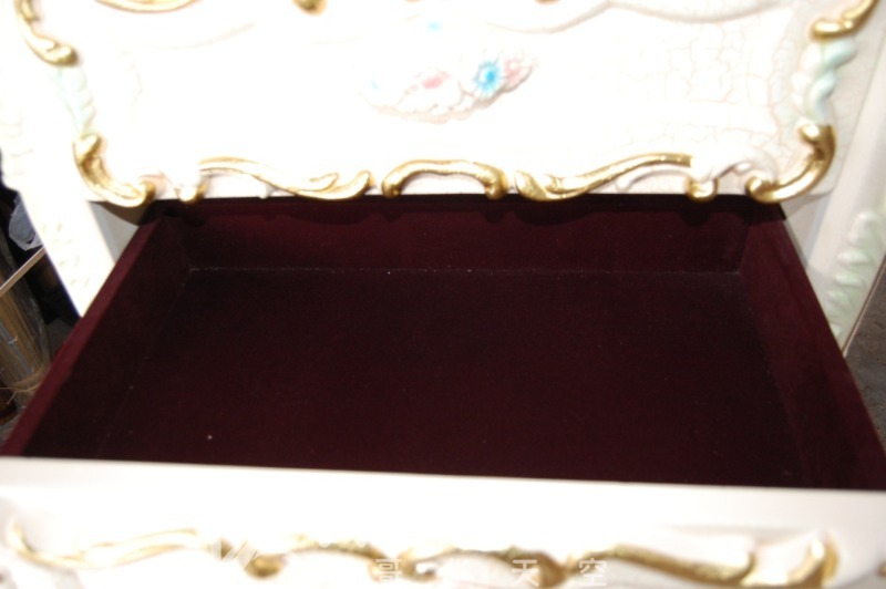 230302131739_drawer chest pic 3 of 4.jpg